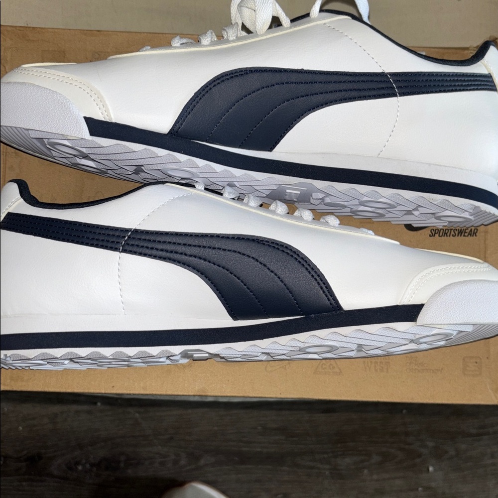 Puma Roma White and Navy Men's Sneakers - Picture 2 of 5
